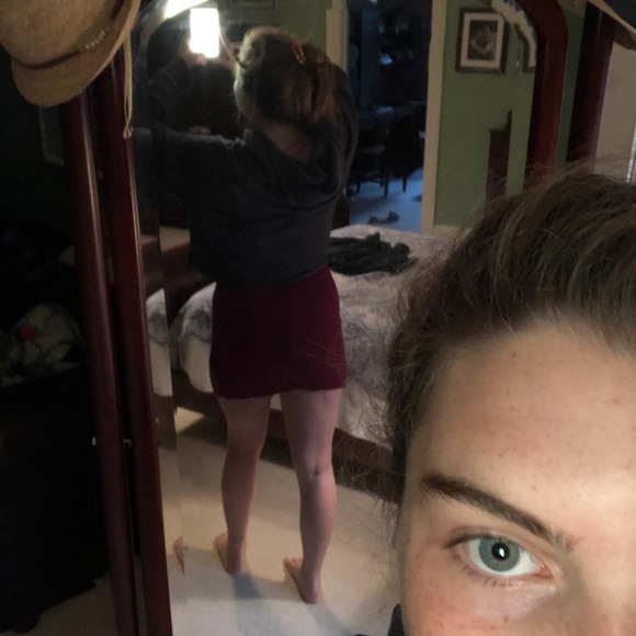 Maroon tie front skirt - Picture 2 of 2